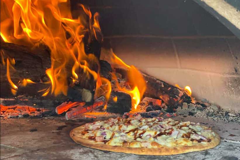 Jungle Oven Catering Wood Fired Pizza Catering - Catering Pictures #1